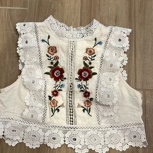 Forever 21 linen flower embroidered top
